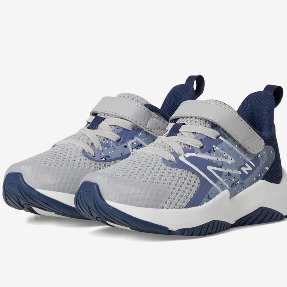 New Balance Kids
Rave Run v2 Bungee Lace with Top Strap (Little Kid/Big Kid)